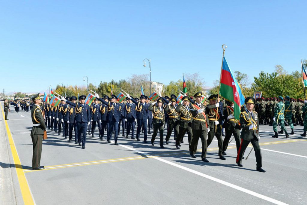 В Нахчыване прошел военный парад