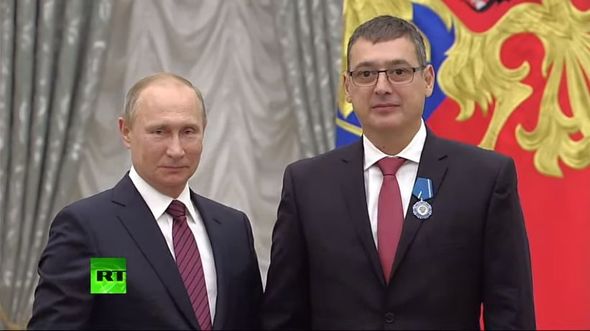 Путин наградил Ильгара Мамедова орденом