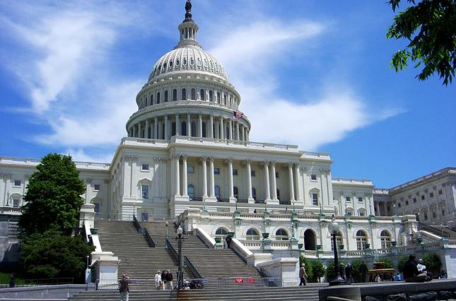Конгрессменов США обязали пройти специальные тренинги в борьбе против сексуальных домогательств