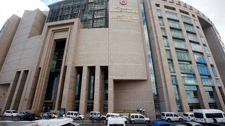 В Турции трех журналистов могут приговорить к пожизненному заключению