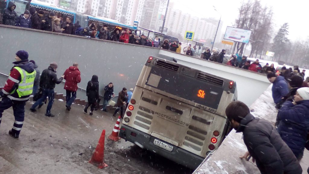 В Москве автобус заехал в подземный переход: пять человек погибли