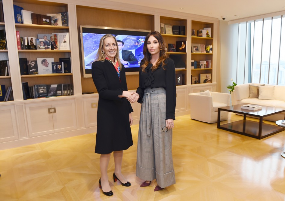Мехрибан Алиева приняла британскую делегацию