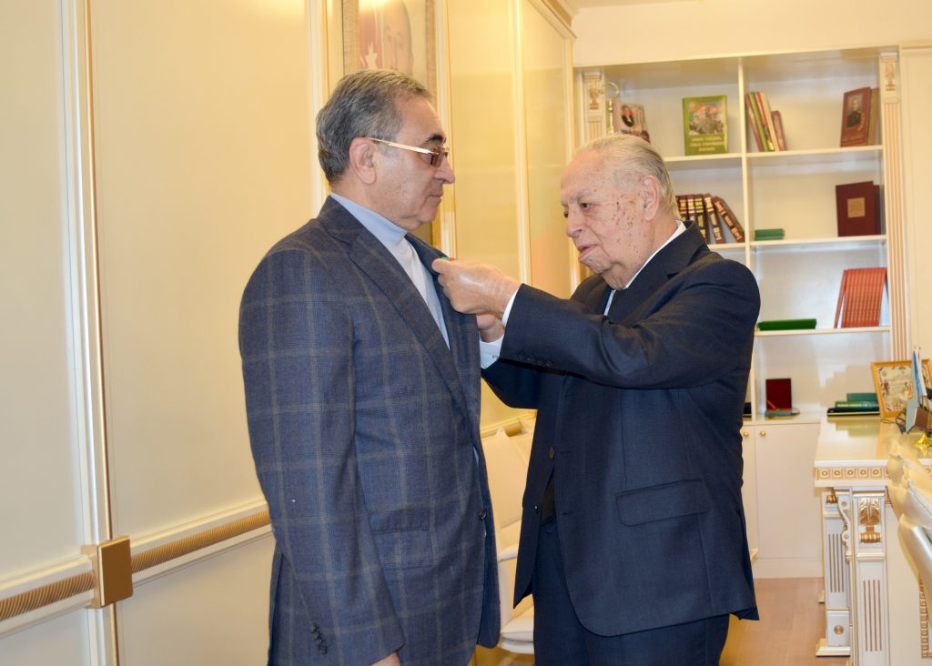 Профессор Ильхам Рагимов получил награду