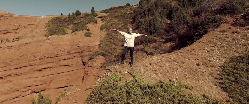 Азербайджанский артист перепел песню Атамбаева