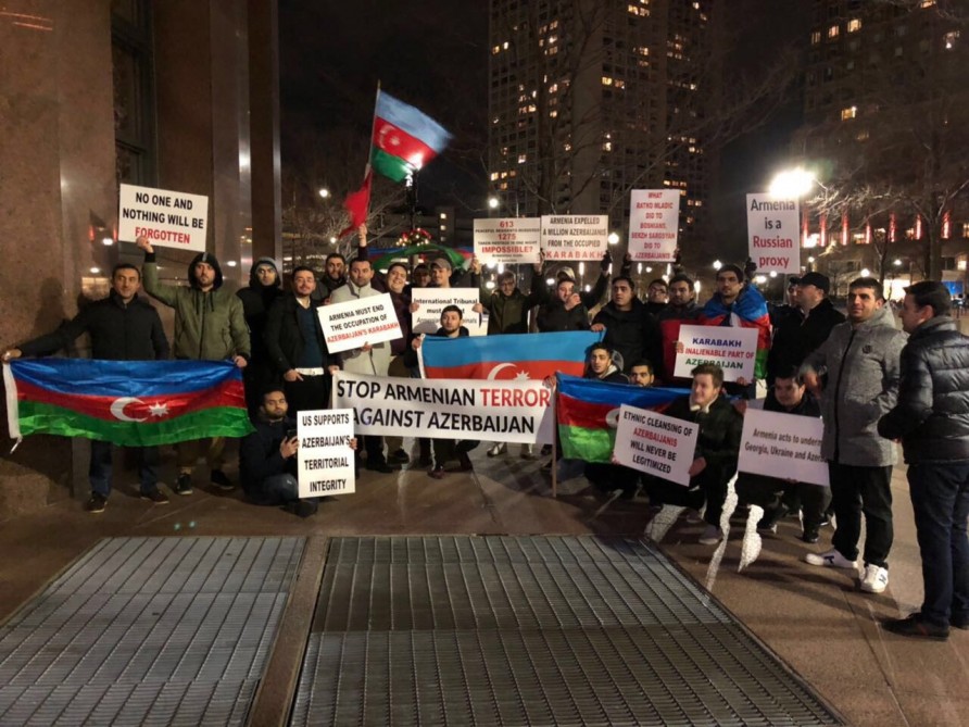 Протест азербайджанцев в Бостоне против армянской провокации