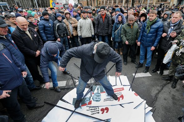Участники акции в Киеве требовали отставки Порошенко