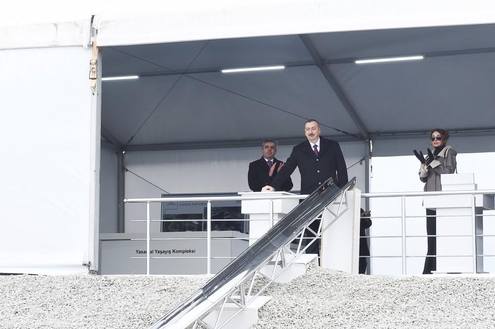 Президент Алиев заложил фундамент первого дома в ЖК в Говсанах