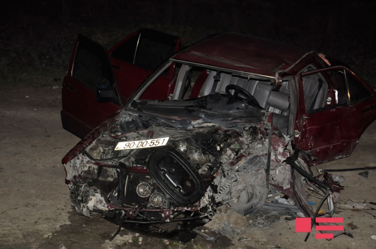 В результате ДТП в Сабирабаде погиб 1 человек, еще 8 пострадали