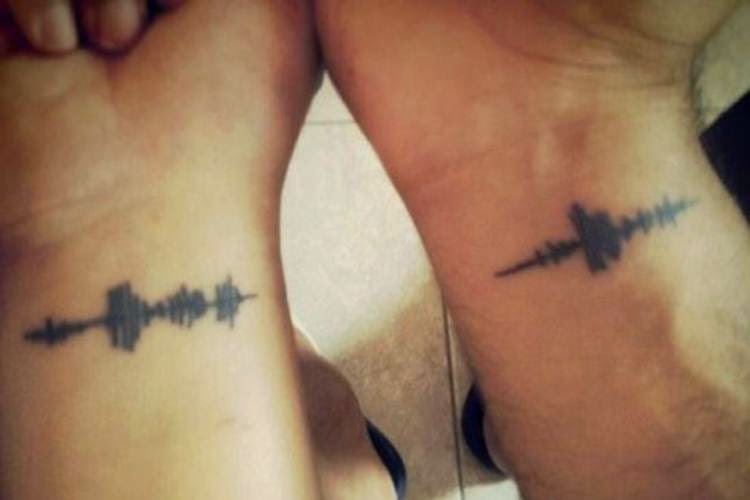 Британка наколола звуковое тату голоса умершей бабушки