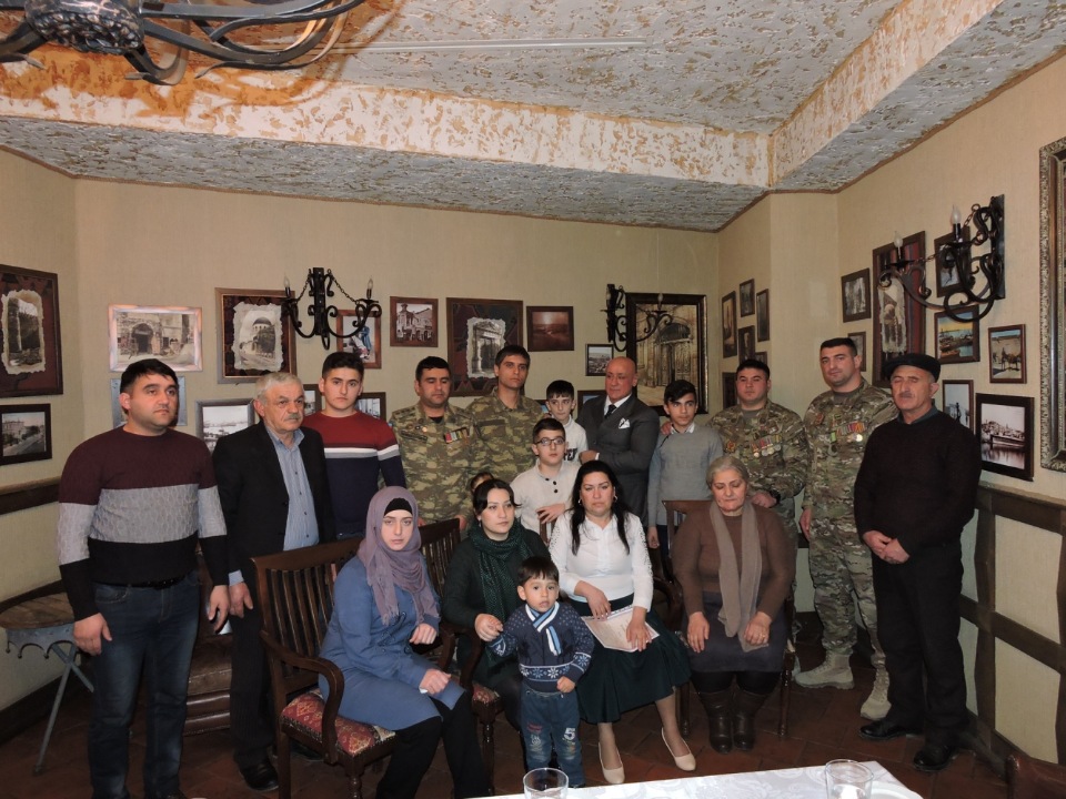 Физули Мамедов подарил квартиры ветеранам Карабахской войны