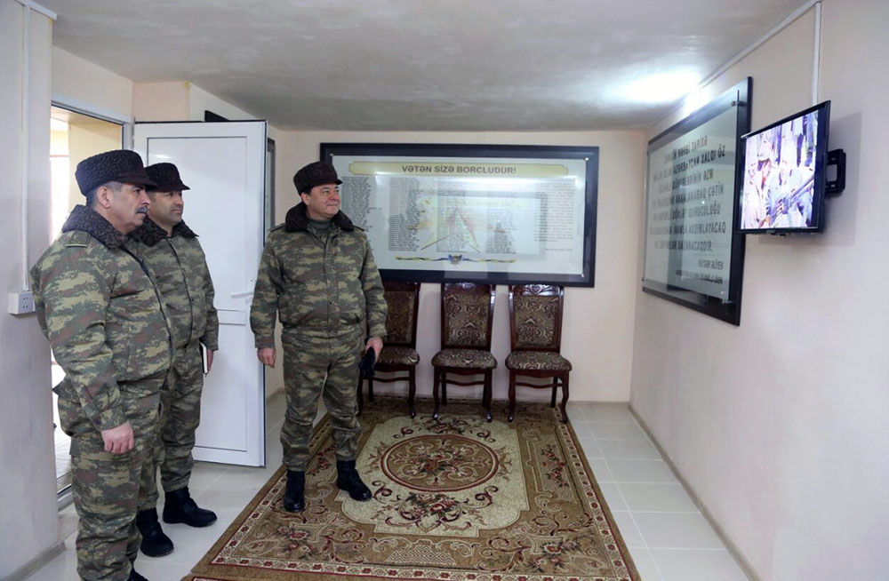 Закир Гасанов побывал в воинских частах на передовой