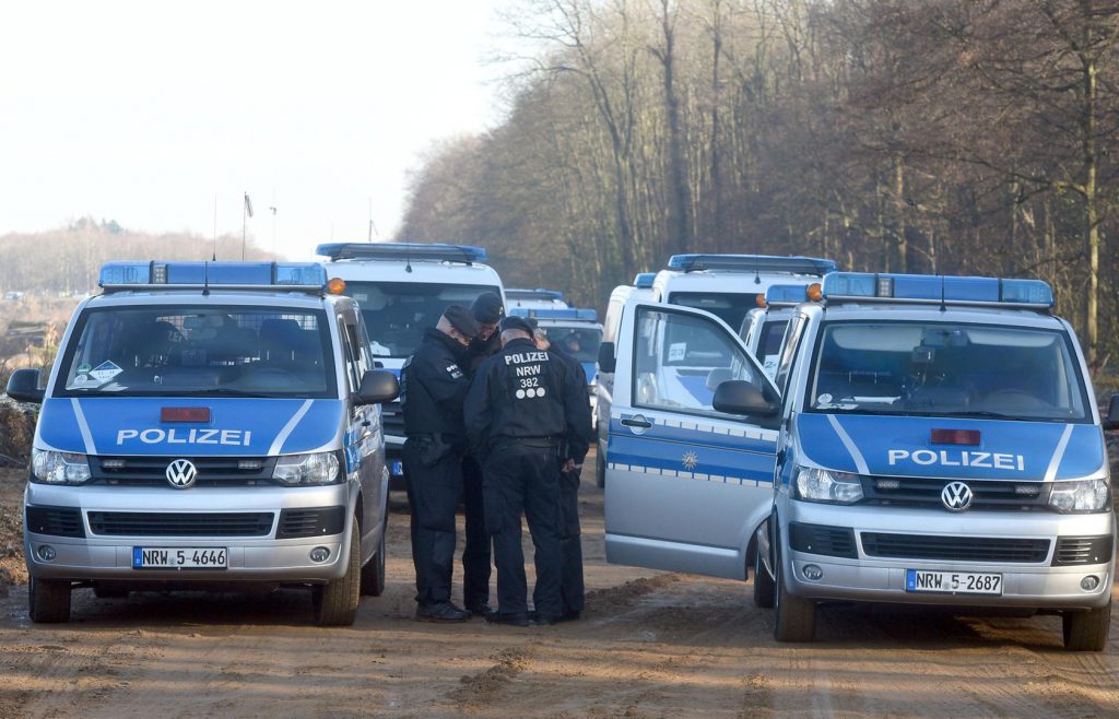 В Германии полиция остановила колонну с бронетехникой США