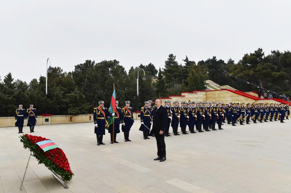 Ильхам Алиев почтил память жертв трагедии 20 Января