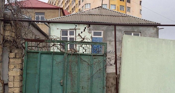 В Ени Гюнешли "треснула" высотка