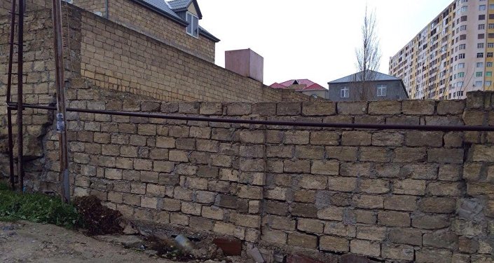 В Ени Гюнешли "треснула" высотка