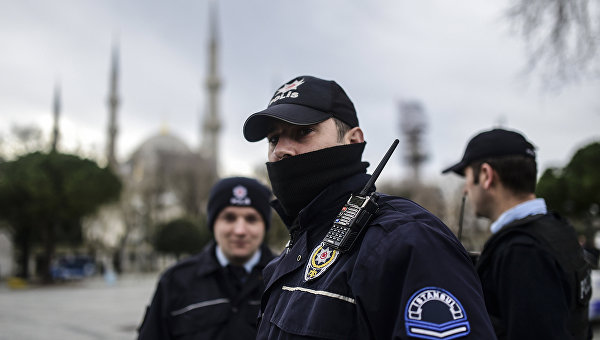 Власти Турции задержали более 30 военных