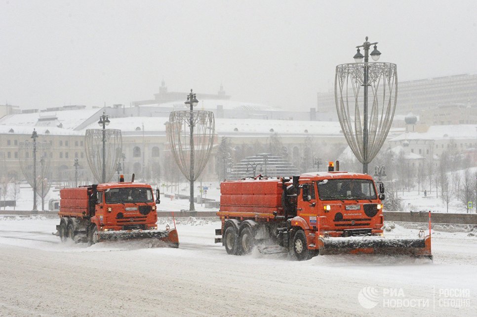 Снегопад века накрыл Москву