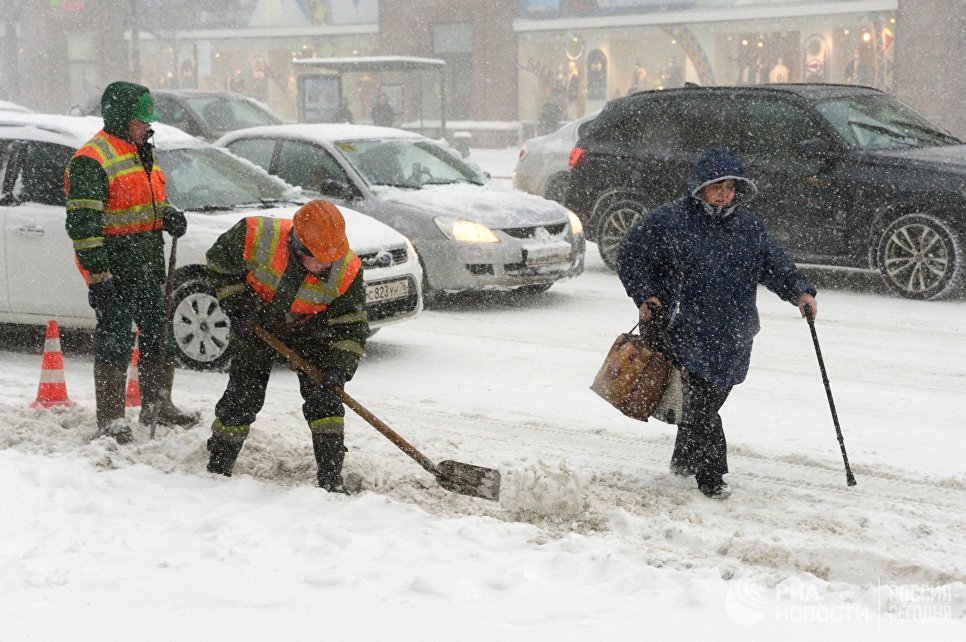 Снегопад века накрыл Москву