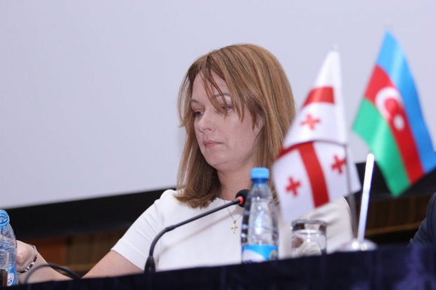Супруга Михаила Саакашвили прибыла в Баку и презентовала свою книгу