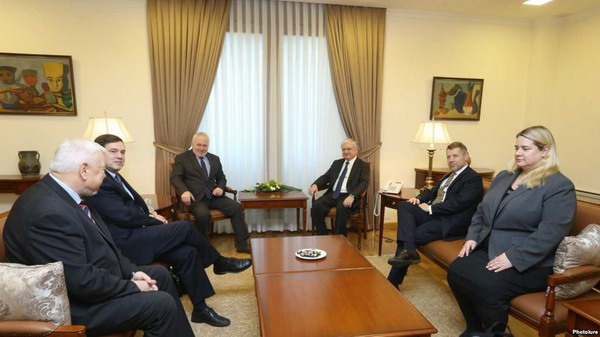 Посредники ОБСЕ находятся в Ереване