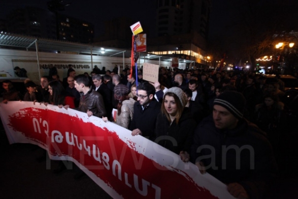 В Ереване протестовали против подорожания