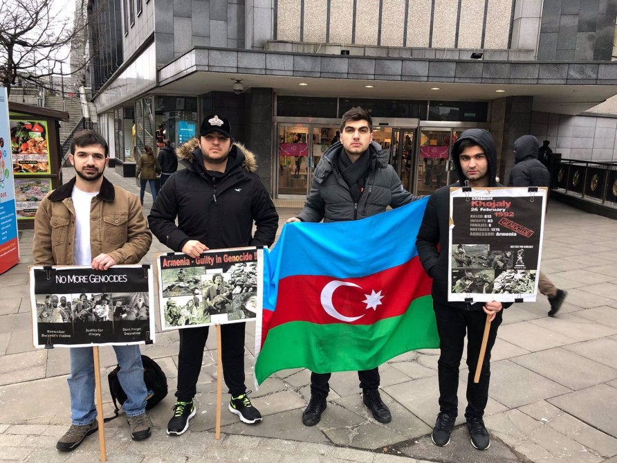 Наши студенты в Шотландии почтили память погибших в Ходжалы