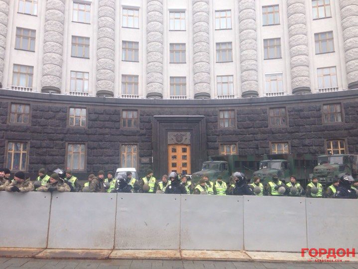 В Киеве сторонники Саакашвили вновь требуют отставки Порошенко