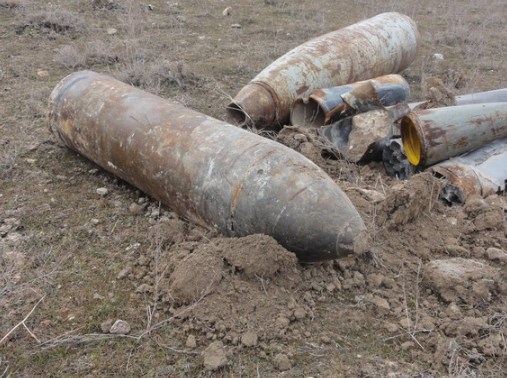 Саперы нашли в Хызы неразорвавшиеся боеприпасы