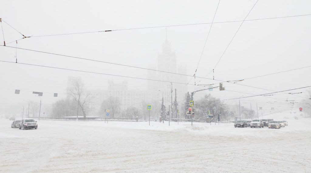 Снегопад века накрыл Москву