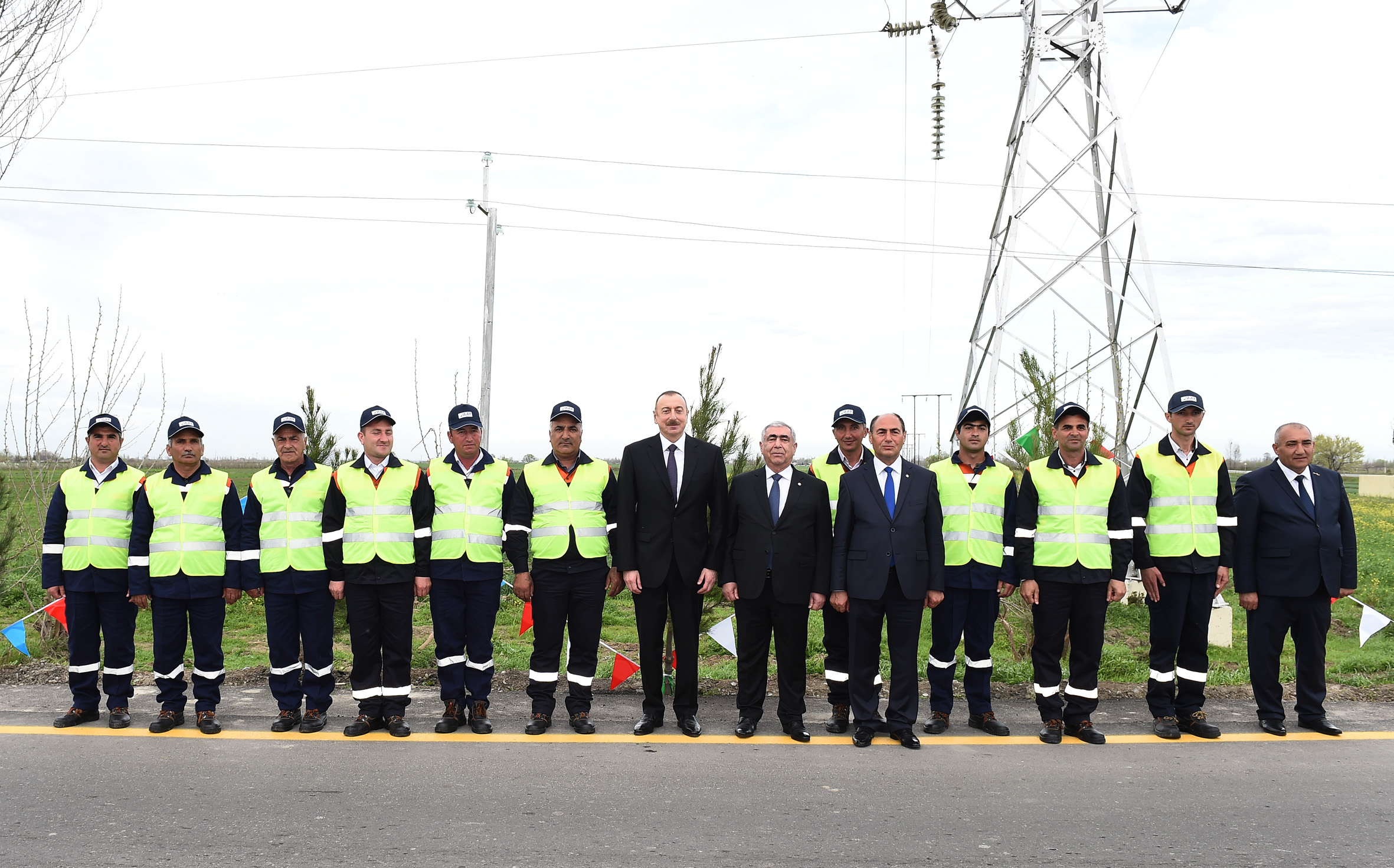 Ильхам Алиев открыл дорогу Ени Дашкенд - Умудалылар