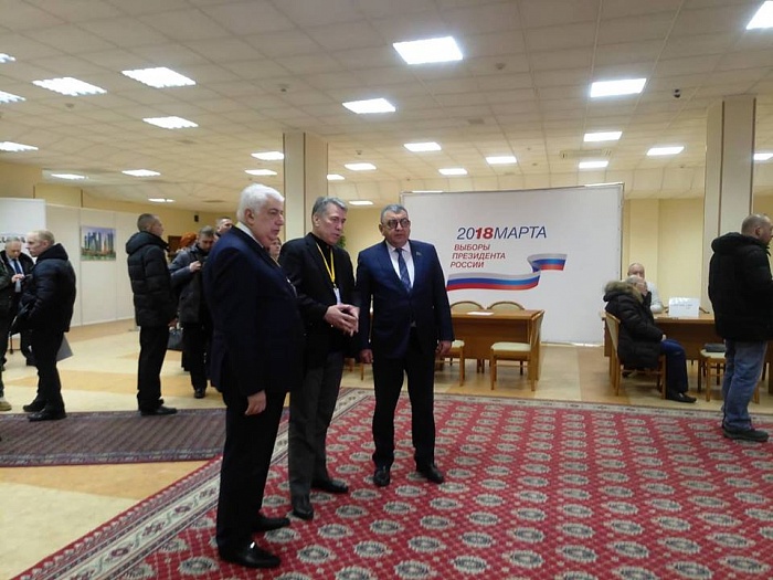 Зияфет Аскеров пожелал России достойного президента