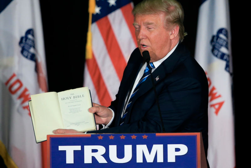 Библия Дональда Трампа стала частью музейной экспозиции