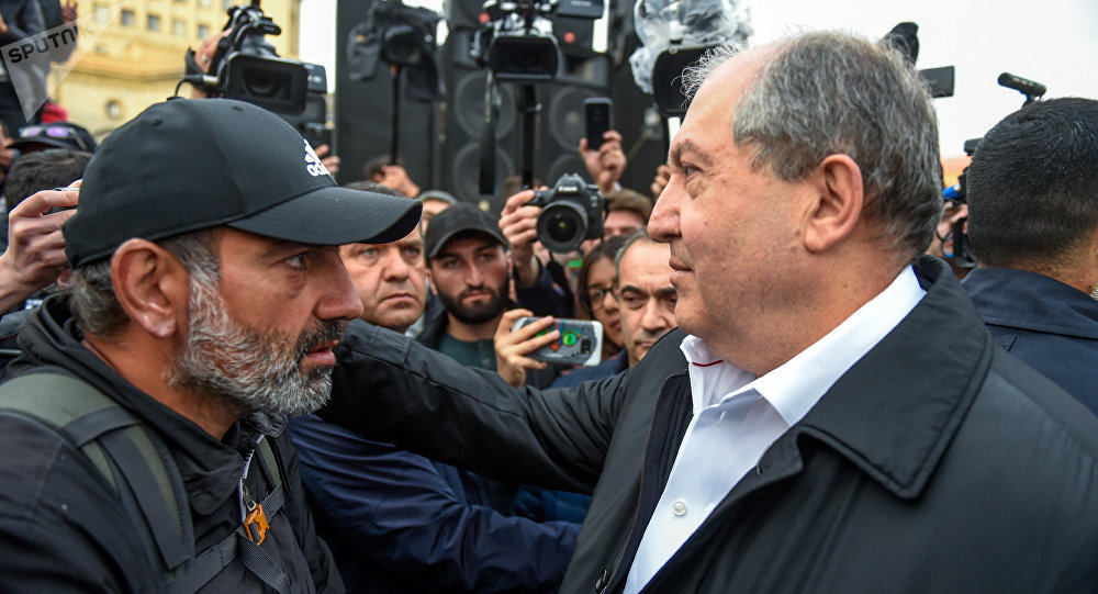 Президент Армении провел беседу с лидером оппозиции. Хроника