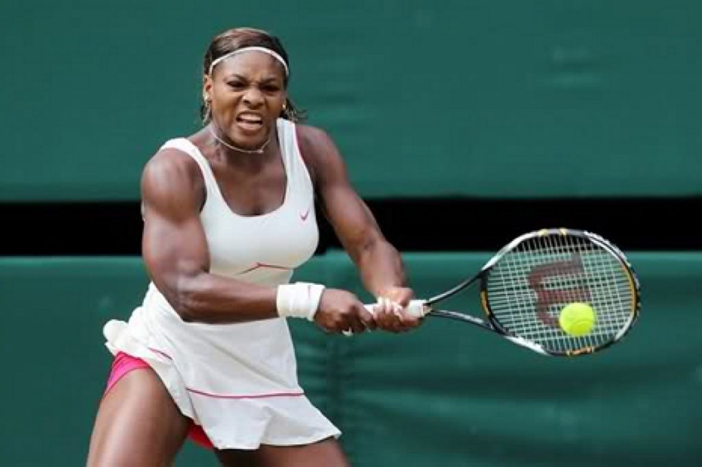 «У меня была большая грудь и большие ягодицы». Легенда тенниса о хейте в свой адрес