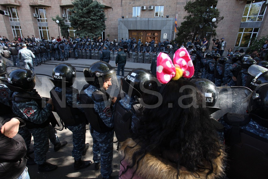 Протесты в Армении против Саргсяна: митинг в Ереване. Live