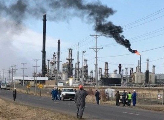 Взрыв на НПЗ в Висконсине, десятки пострадавших