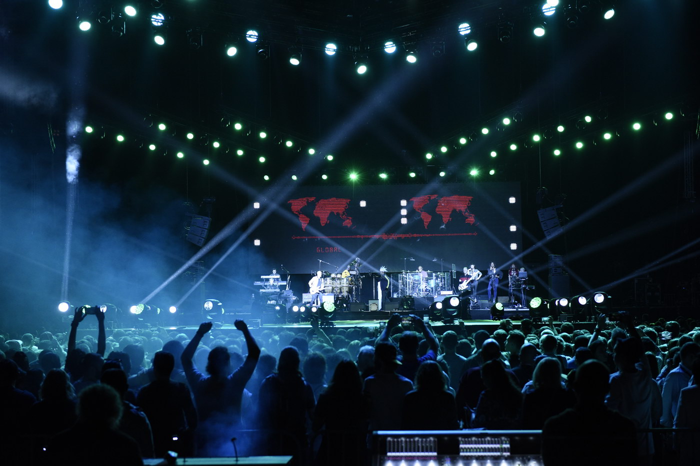 Британская группа Jamiroquai дала концерт в Crystal Hall