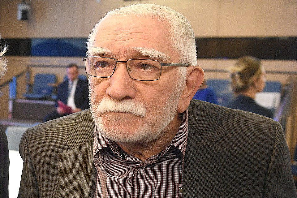 Джигарханян желает умереть дома
