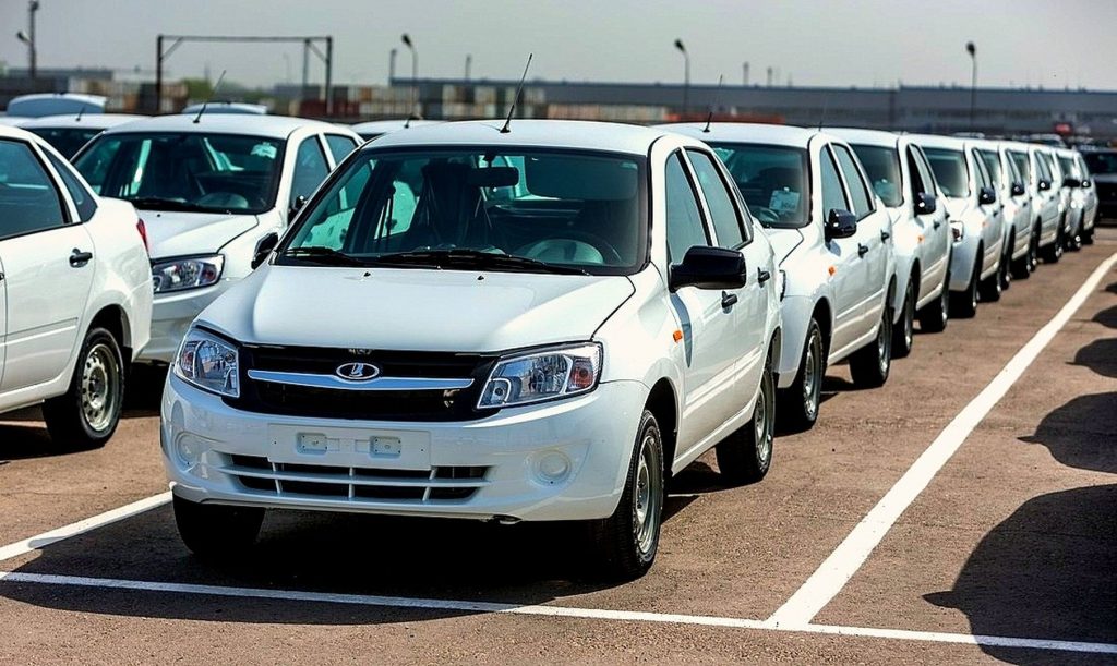 Азербайджан на третьем месте среди главных импортеров российских автомобилей