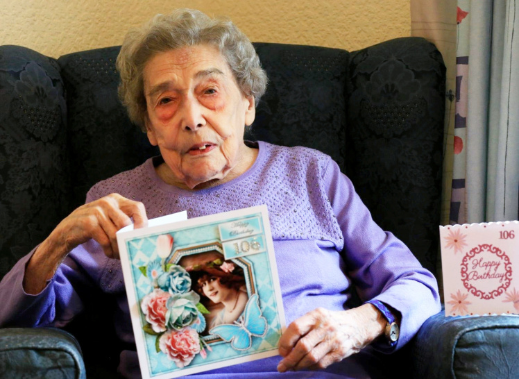 106-летняя британка объяснила долголетие полным отказом от мужчин