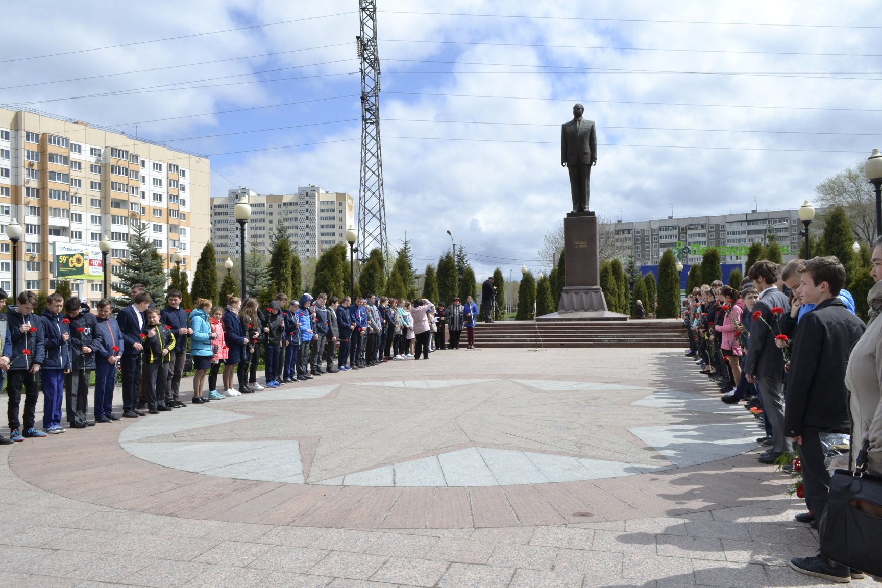 Митинг, концерт, турнир - в Ульяновске масштабно отметили 95 лет со дня рождения Гейдара Алиева