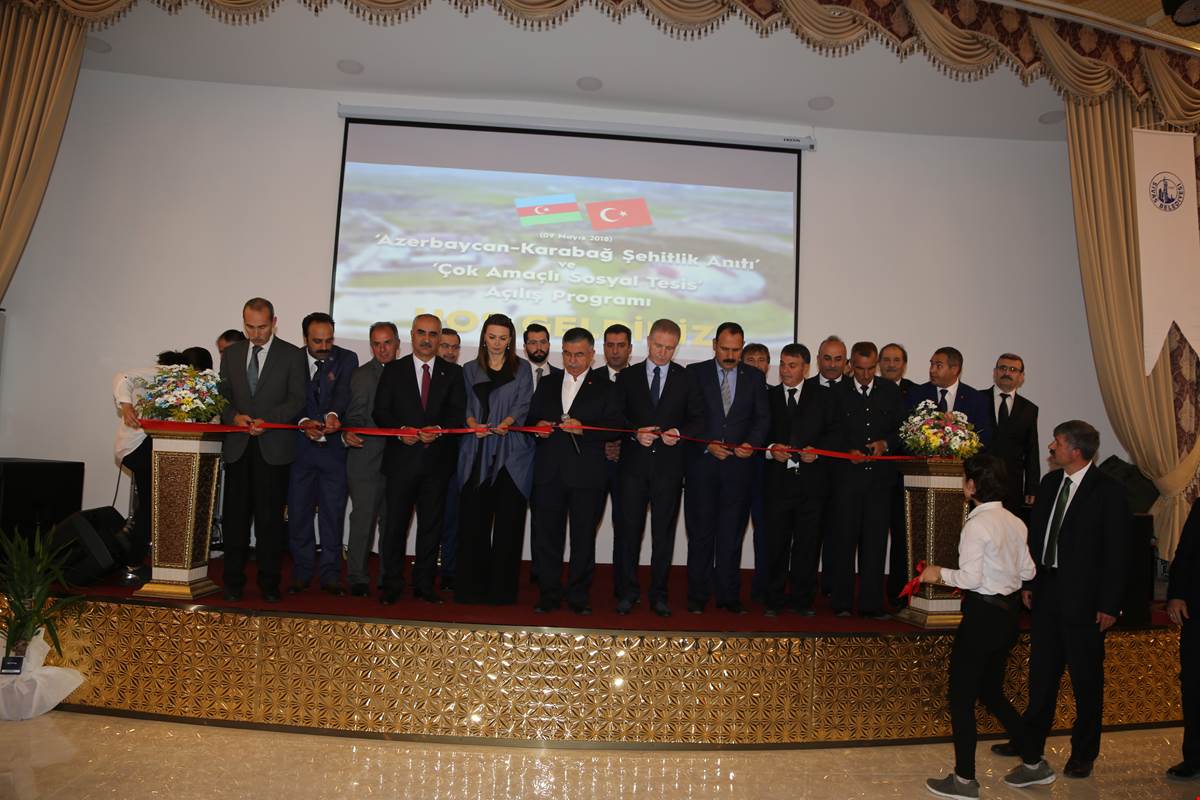 В Турции состоялось открытие памятника шехидам Карабаха