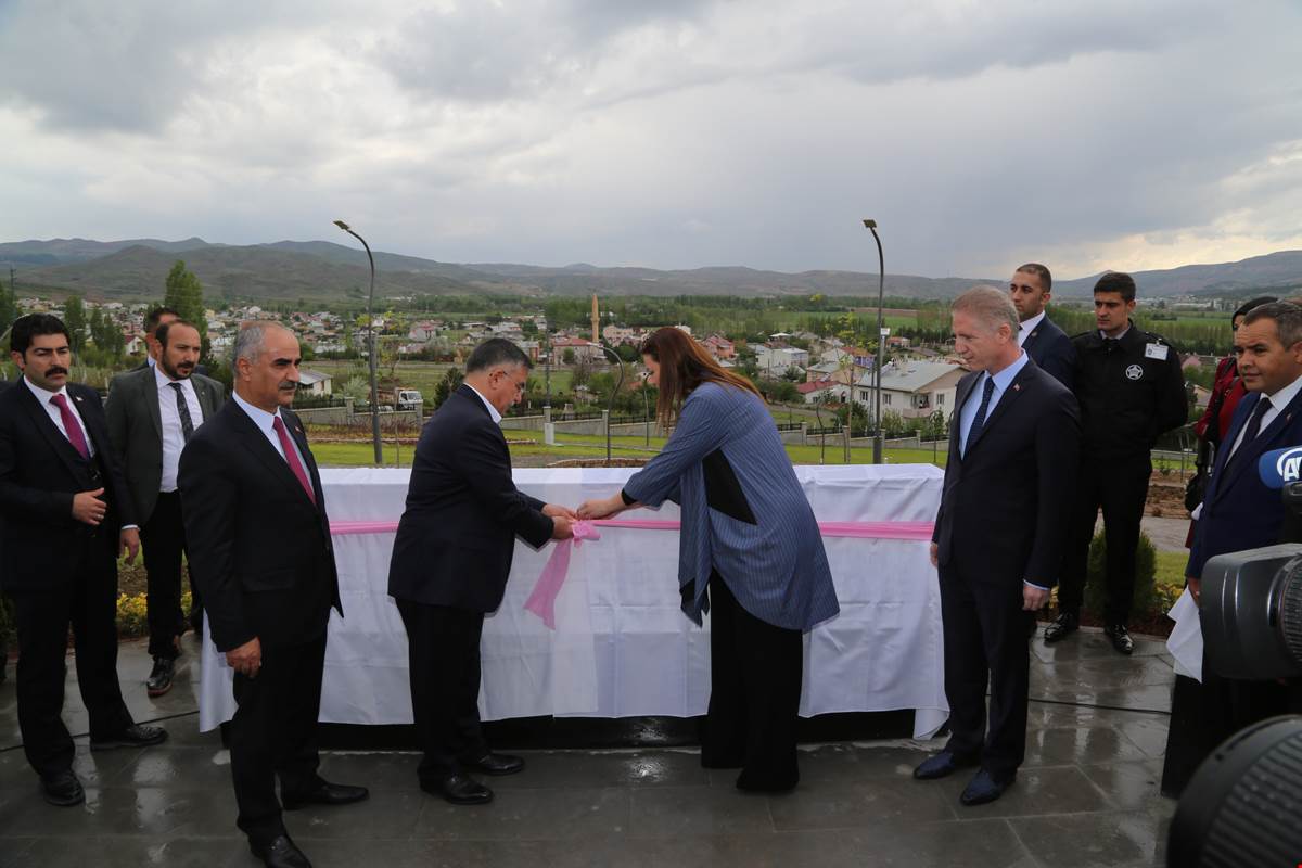 В Турции состоялось открытие памятника шехидам Карабаха