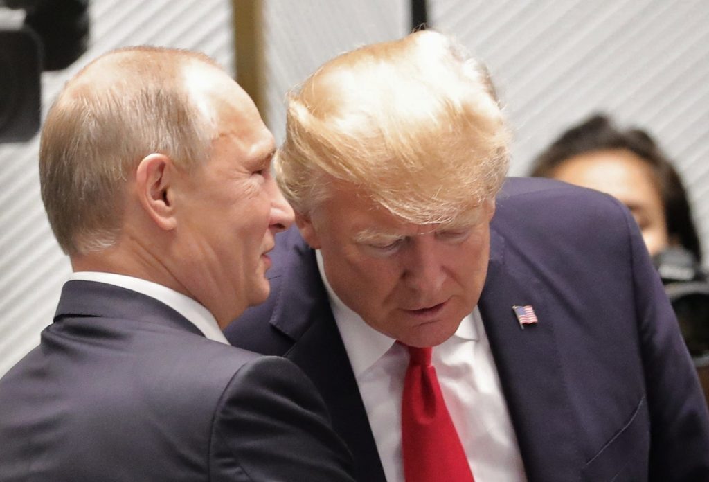 Сноуден: Трапм обожает Путина