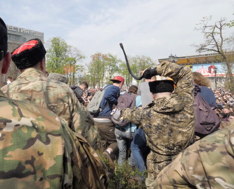 Мэрия Москвы заплатила казакам, напавшим на митингующих