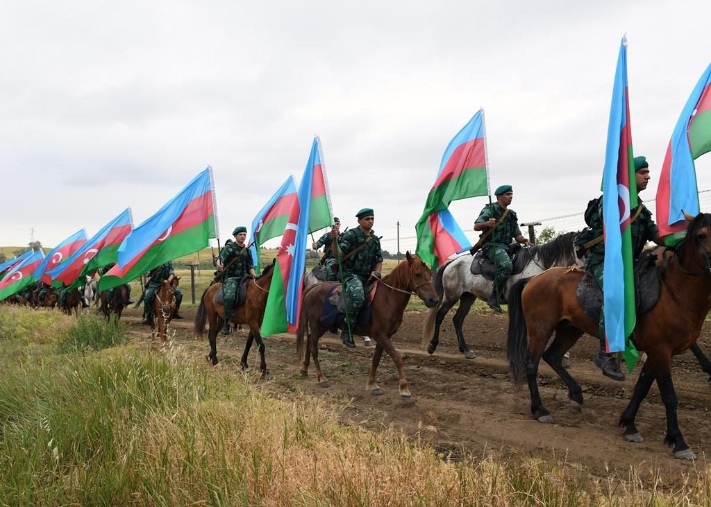 Азербайджанские пограничники провели шествия на границе с Грузией, Ираном и Россией