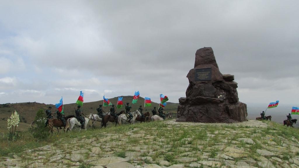 Азербайджанские пограничники провели шествия на границе с Грузией, Ираном и Россией