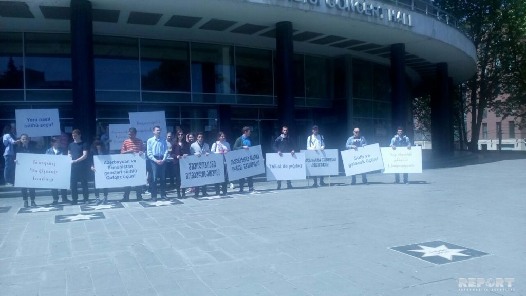 Азербайджанская и армянская молодежь провели в Тбилиси совместную акцию