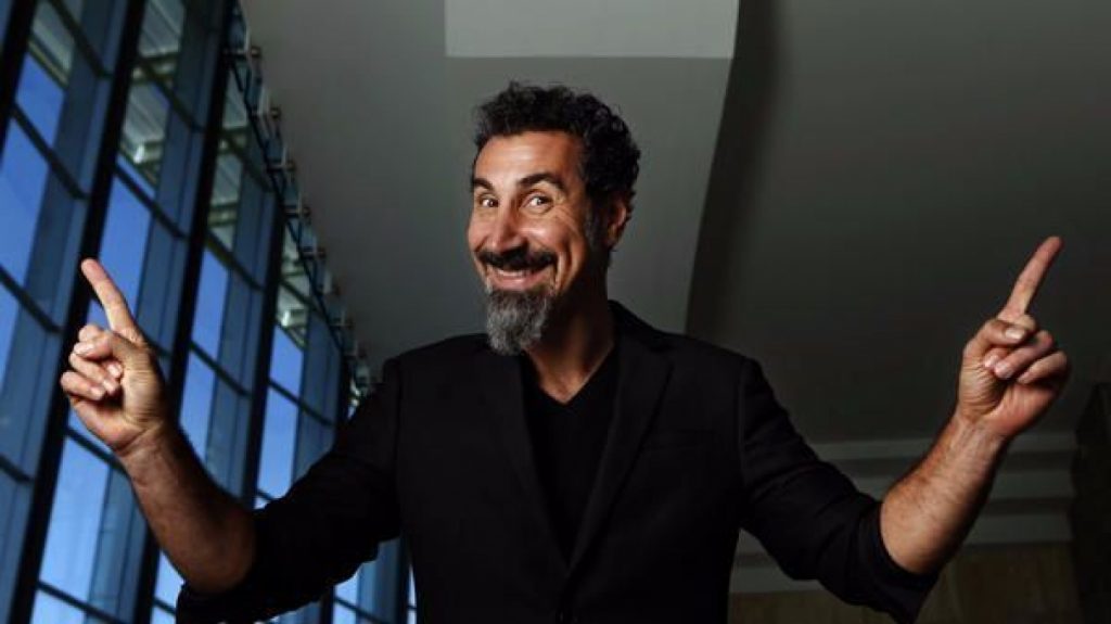 Вокалист System of a Down Танкян решил поддержать оппозицию, в Ереване проходит митинг. Хроника