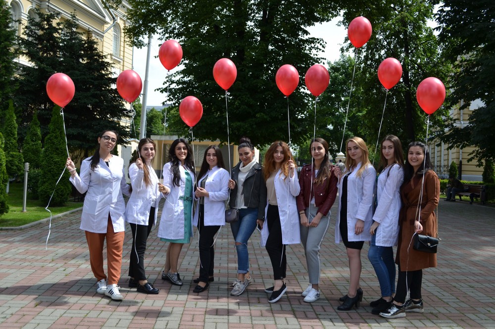 По инициативе Лейлы Алиевой в Москве прошла акция «У крови нет нации»